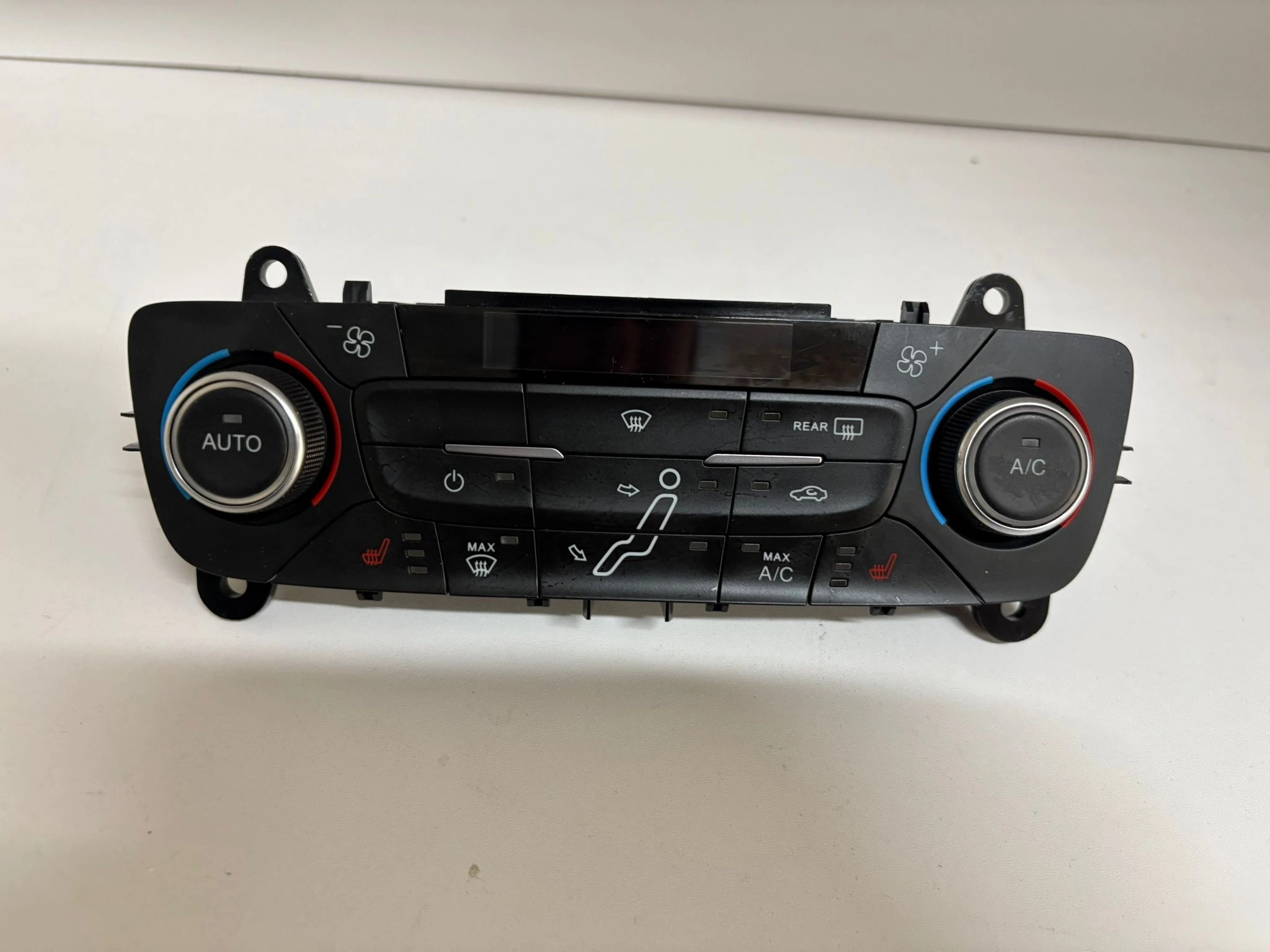 Ford Focus C-Max ve Courier 2015-2018 Kalorifer Kontrol Ünitesi Orjinal Marka